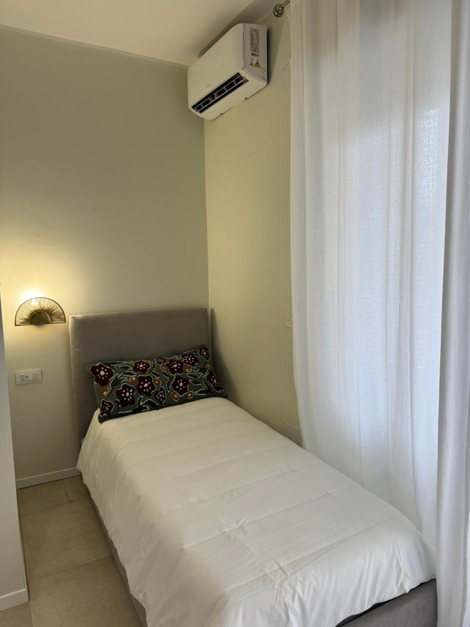 Dimora Dei Vespri 1 Hotel Катания Екстериор снимка